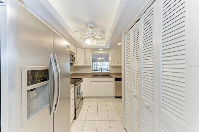 6999 W COUNTRY CLUB DRIVE N 123, Sarasota, FL 34243