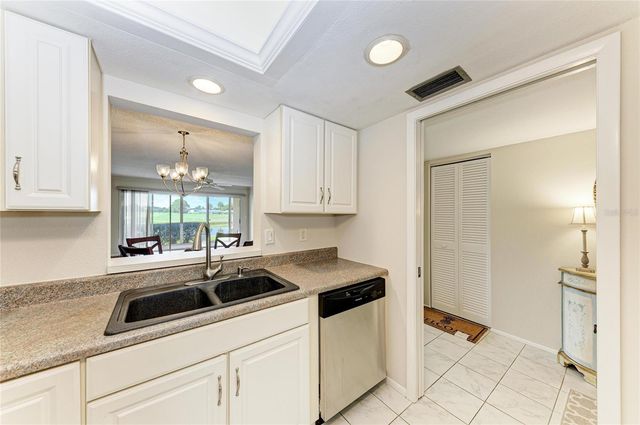 6999 W COUNTRY CLUB DRIVE N 123, Sarasota, FL 34243