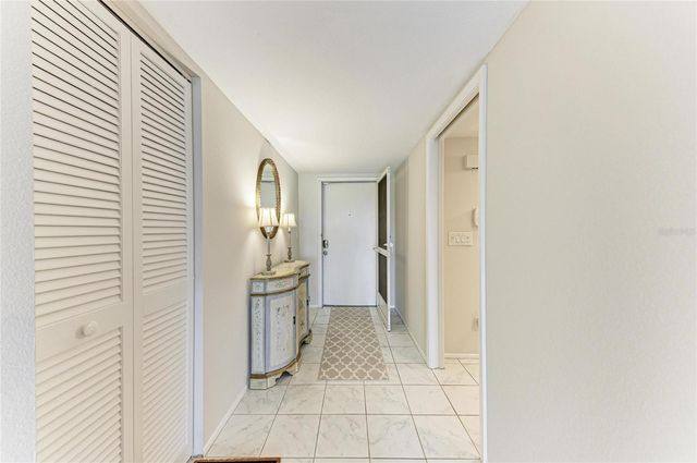 6999 W COUNTRY CLUB DRIVE N 123, Sarasota, FL 34243