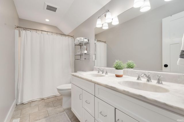 13889 Adirondack Court, Middlebury, IN 46540