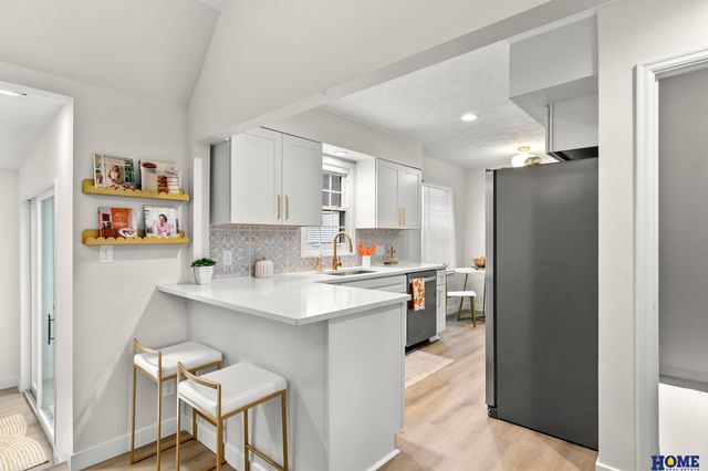 2132 S 37th Street, Lincoln, NE 68506