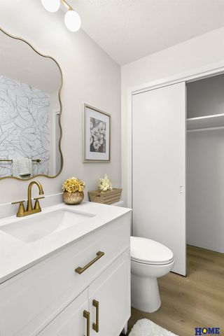 2132 S 37th Street, Lincoln, NE 68506