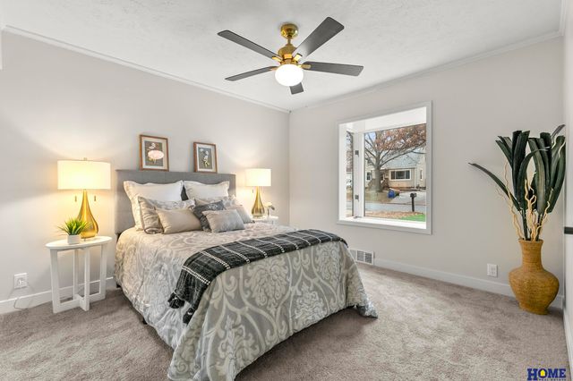 2132 S 37th Street, Lincoln, NE 68506