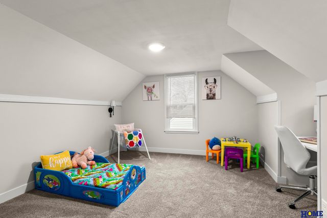 2132 S 37th Street, Lincoln, NE 68506