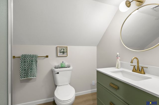 2132 S 37th Street, Lincoln, NE 68506