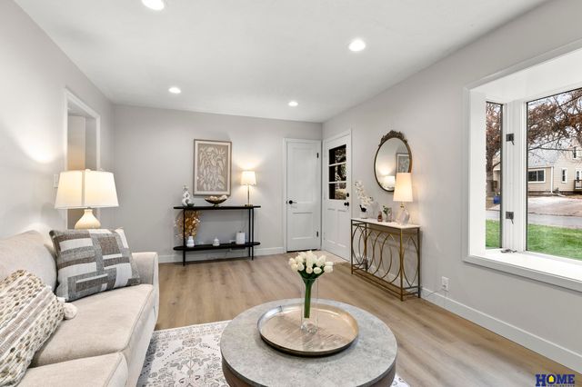 2132 S 37th Street, Lincoln, NE 68506