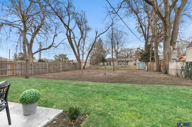 2132 S 37th Street, Lincoln, NE 68506