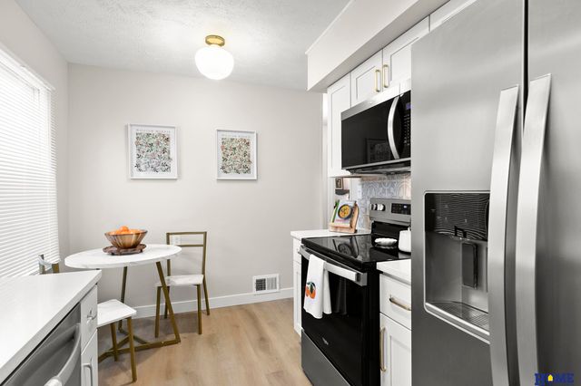 2132 S 37th Street, Lincoln, NE 68506