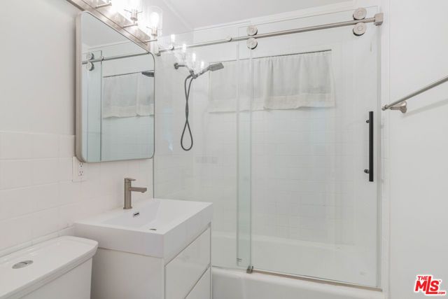 6514 Coldwater Canyon Avenue, Los Angeles, CA 91606