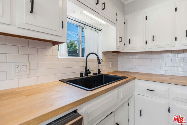 6514 Coldwater Canyon Avenue, Los Angeles, CA 91606