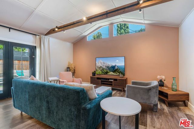 6514 Coldwater Canyon Avenue, Los Angeles, CA 91606