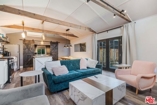 6514 Coldwater Canyon Avenue, Los Angeles, CA 91606