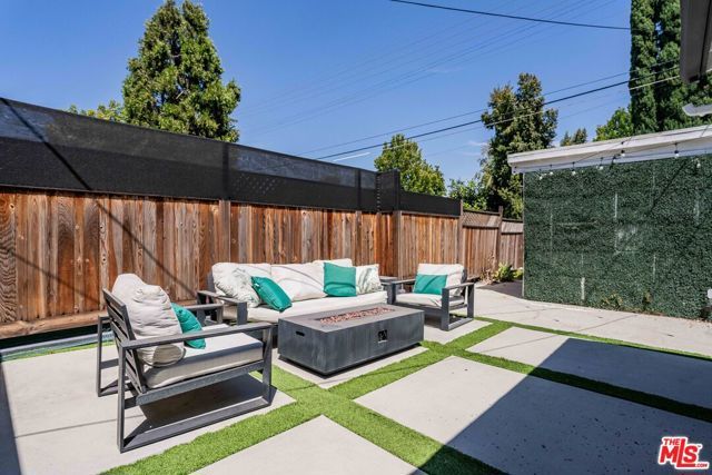 6514 Coldwater Canyon Avenue, Los Angeles, CA 91606