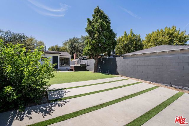 6514 Coldwater Canyon Avenue, Los Angeles, CA 91606