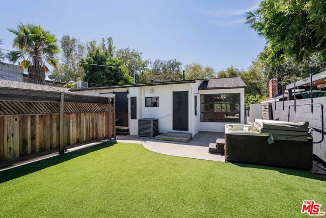 6514 Coldwater Canyon Avenue, Los Angeles, CA 91606
