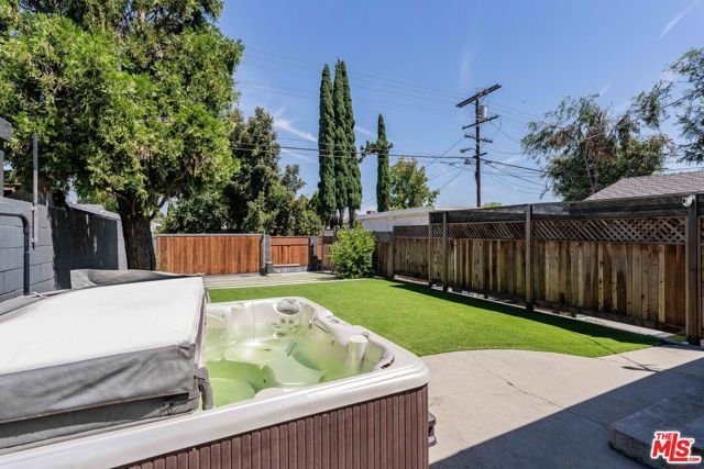 6514 Coldwater Canyon Avenue, Los Angeles, CA 91606