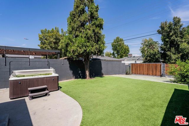 6514 Coldwater Canyon Avenue, Los Angeles, CA 91606