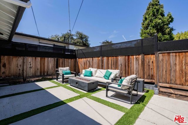 6514 Coldwater Canyon Avenue, Los Angeles, CA 91606