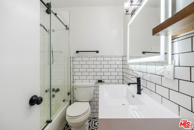 6514 Coldwater Canyon Avenue, Los Angeles, CA 91606