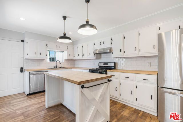 6514 Coldwater Canyon Avenue, Los Angeles, CA 91606