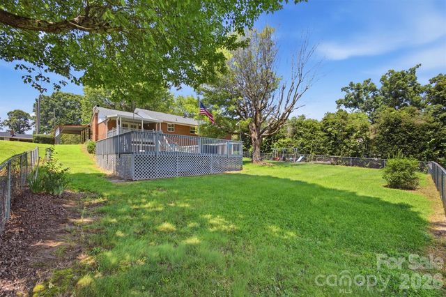 4110 Kendell Place, Hudson, NC 28638