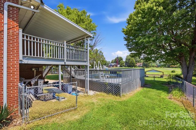 4110 Kendell Place, Hudson, NC 28638
