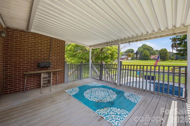 4110 Kendell Place, Hudson, NC 28638
