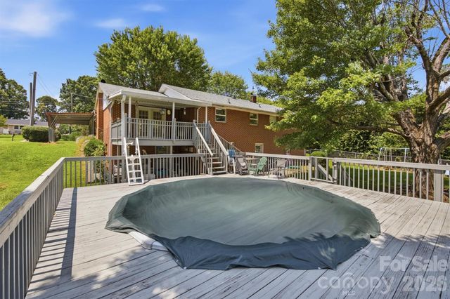 4110 Kendell Place, Hudson, NC 28638
