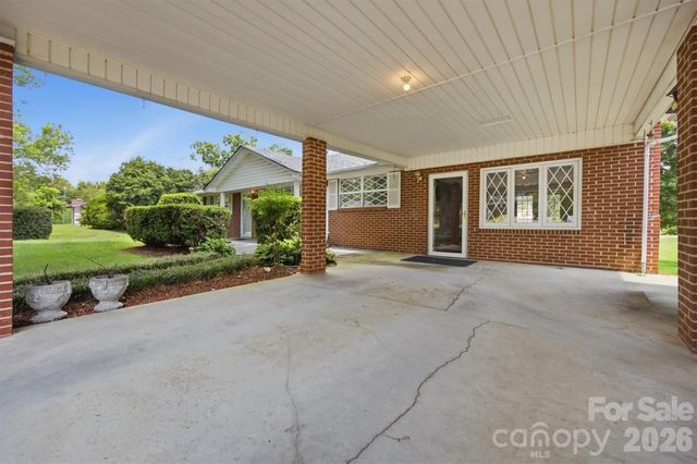 4110 Kendell Place, Hudson, NC 28638