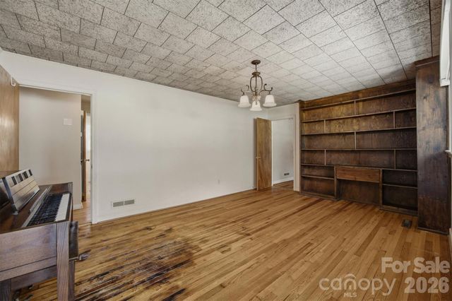 4110 Kendell Place, Hudson, NC 28638