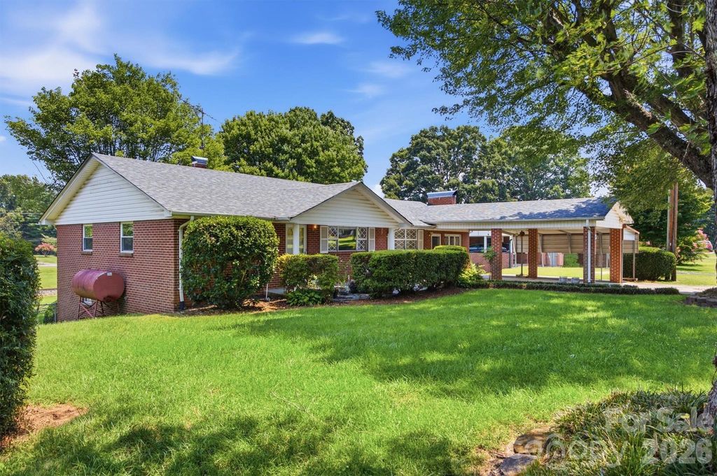4110 Kendell Place, Hudson, NC 28638