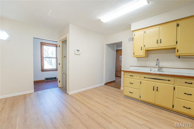 3706 Midview Avenue, Bridgeton, MO 63044