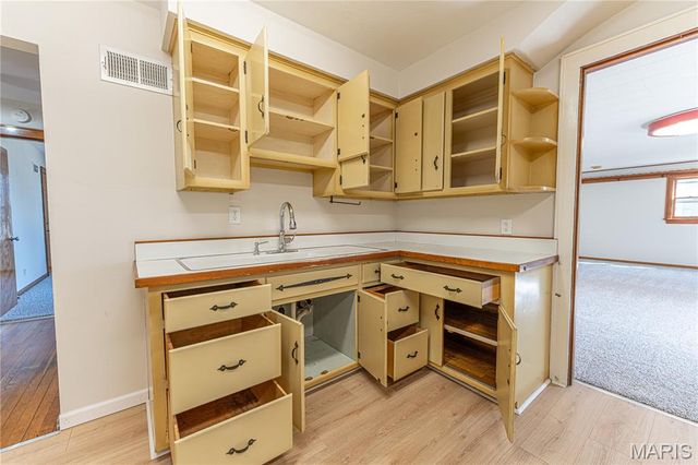 3706 Midview Avenue, Bridgeton, MO 63044