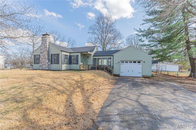 3706 Midview Avenue, Bridgeton, MO 63044