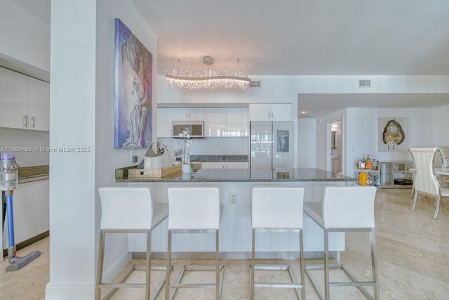 3131 NE 188th St 2-1103, Aventura, FL 33180