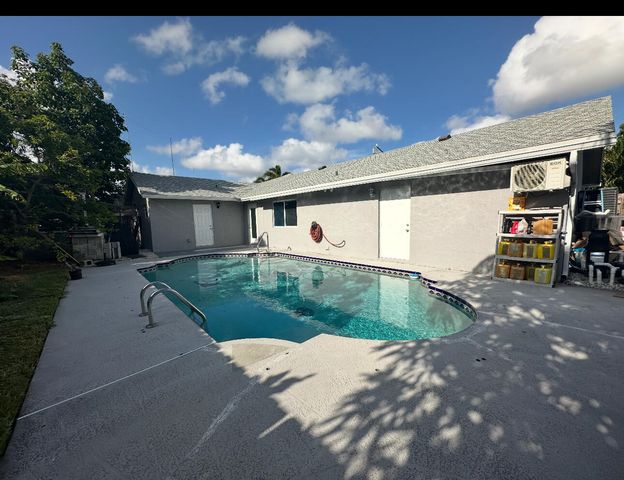 605 Toxaway Drive, West Palm Beach, FL 33413