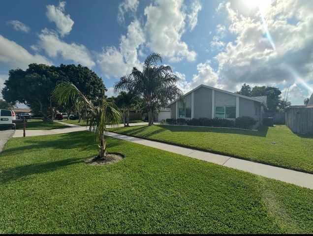 605 Toxaway Drive, West Palm Beach, FL 33413