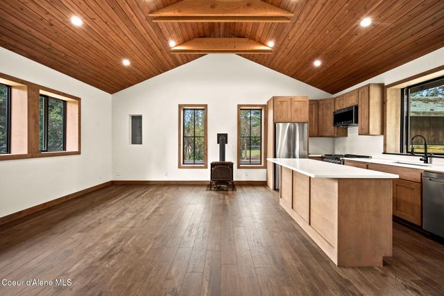 167 E Dakota AVE, Hayden, ID 83835
