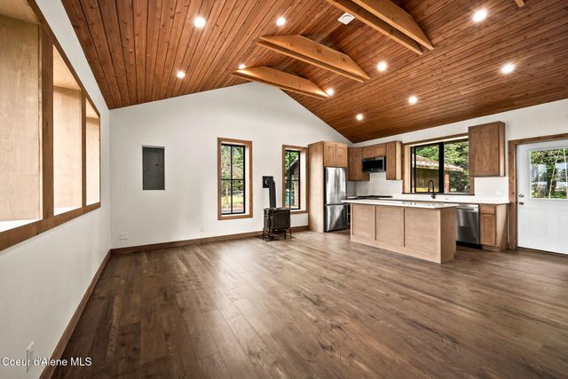 167 E Dakota AVE, Hayden, ID 83835