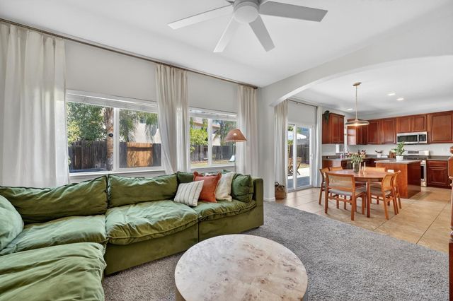 1556 Blue Beaver Way, Roseville, CA 95747