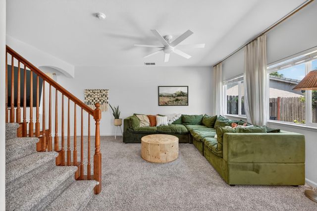 1556 Blue Beaver Way, Roseville, CA 95747