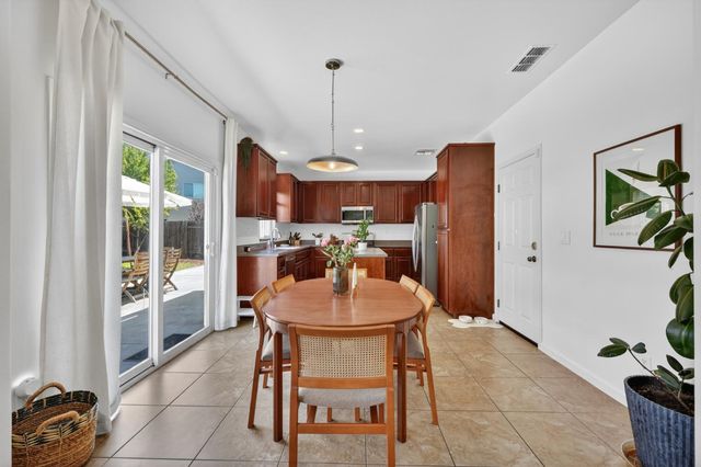 1556 Blue Beaver Way, Roseville, CA 95747