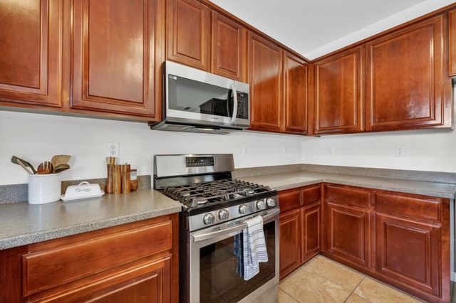 1556 Blue Beaver Way, Roseville, CA 95747