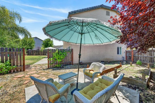 1556 Blue Beaver Way, Roseville, CA 95747