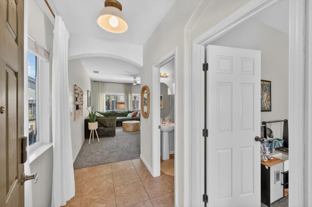 1556 Blue Beaver Way, Roseville, CA 95747