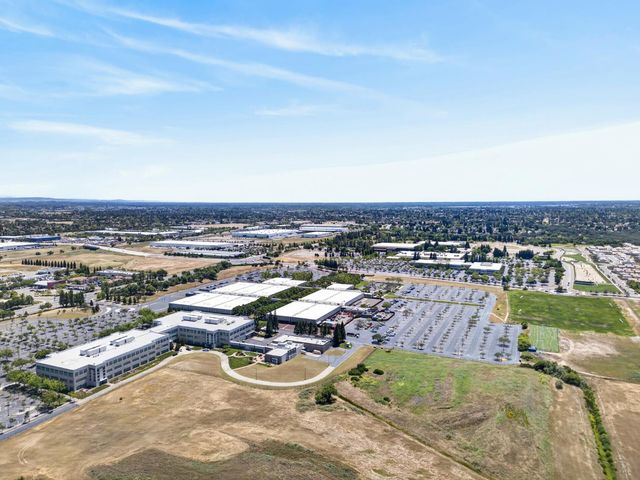1556 Blue Beaver Way, Roseville, CA 95747