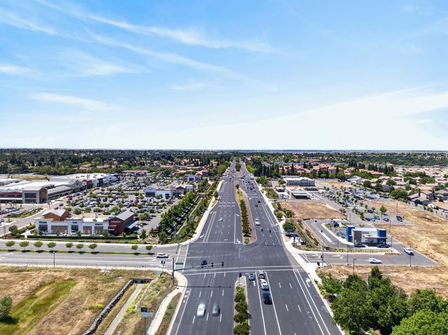 1556 Blue Beaver Way, Roseville, CA 95747