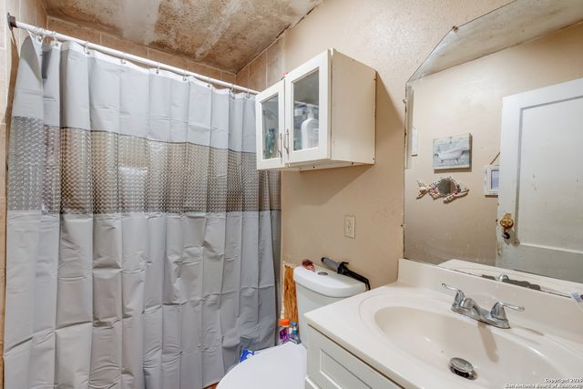 1231 Mogford, San Antonio, TX 78264