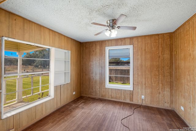 1231 Mogford, San Antonio, TX 78264