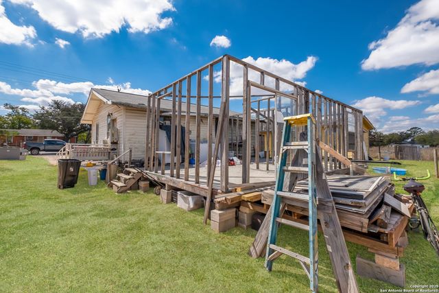 1231 Mogford, San Antonio, TX 78264